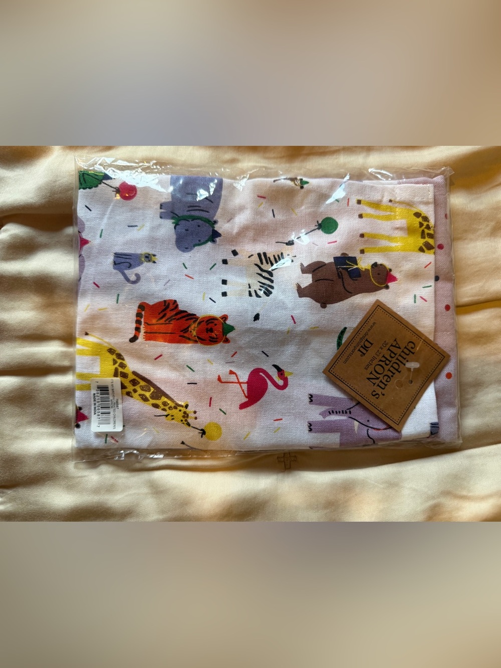 DII Children’s Apron NWT - Cute Animal Party Print 20x23 Kids Craft Baking - Picture 4 of 5